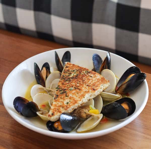 Ipp's Mussels & Clams