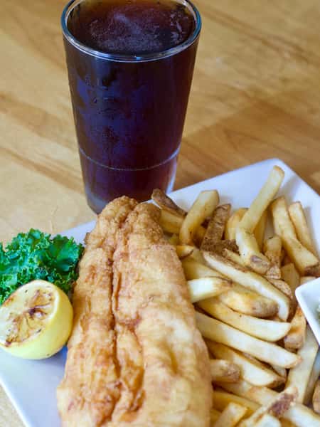 Friday night dinner never looked so good🍻

Locally caught Outer Banks fish, hand-battered and fried to perfection, paired with an ice-cold beer. Fish Fry Friday understood the assignment.

And don’t sleep on our daily rotating rice bowls. Always something good coming out of the kitchen.

Make Mulligan’s your dinner plans this weekend and come hungry. Our off-season specials are too good to miss.