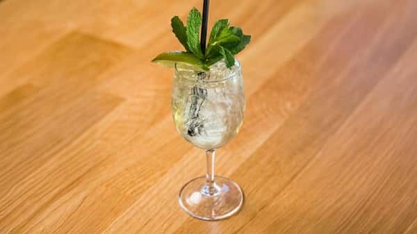 Hugo Spritz & Shout