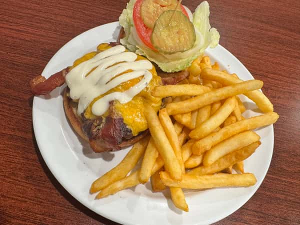 Cheeseburger with fries