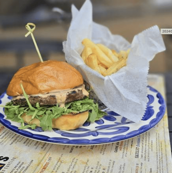 UNO MAS BURGER
