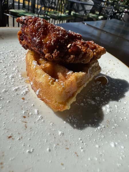 BL CHICKEN & WAFFLES