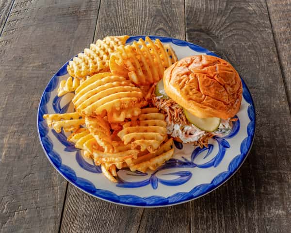 PULLED PORK SANDWICH