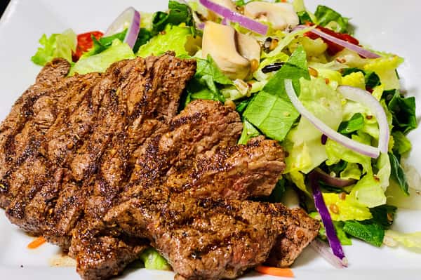 Seared Steak Medallion Salad