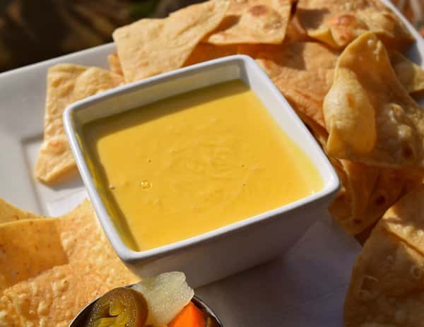 Chile Con Queso Full