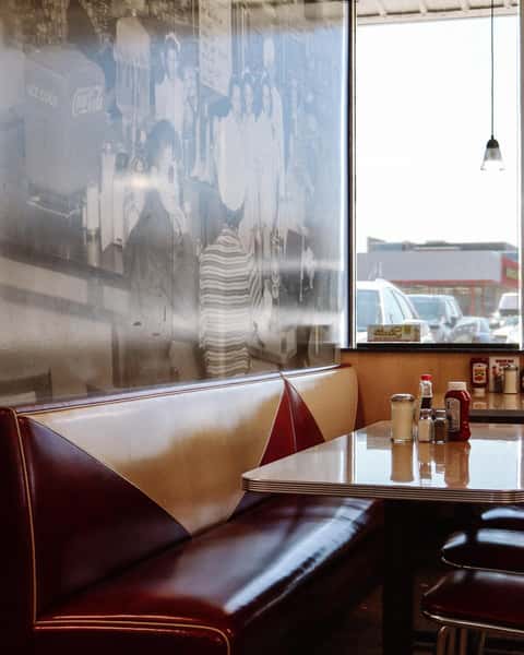 It’s the weekend.

A booth, a good meal, and a little time to sit.

Start it with breakfast, lunch, or dinner at Starlite.

#StarliteDiner #FlintMichigan #StarliteSince1966