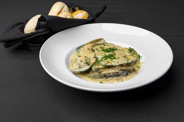 Garlic Creamed Mussels