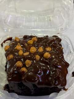 YALL'S BROWNIE CAKE