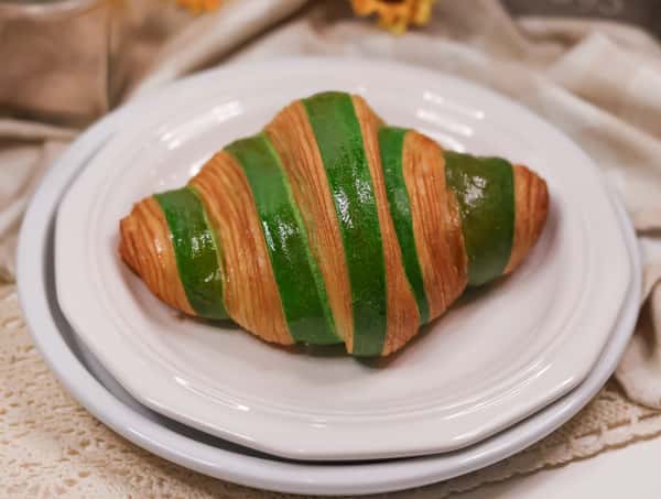 pistachio croissant