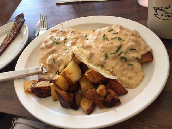 biscuits and gravy with potatoes