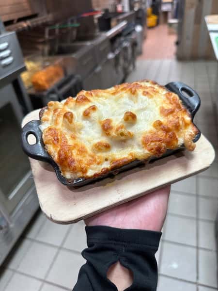 MAC & CHEESE