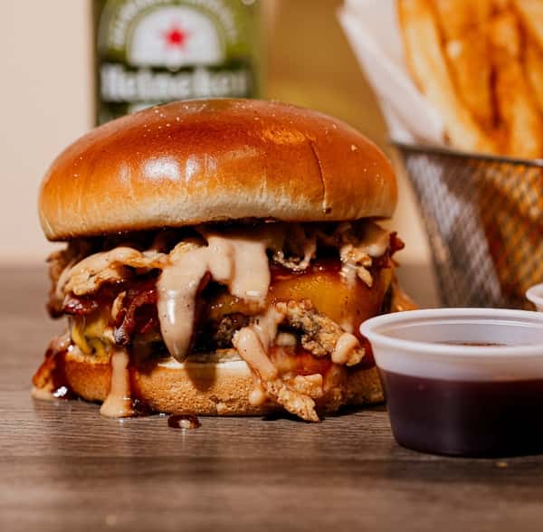 BBQ BACON CHEDDAR BURGER