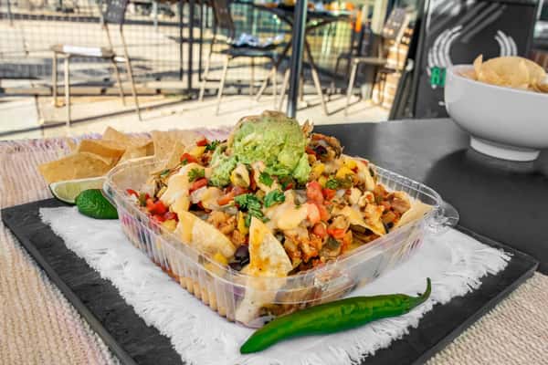 Deluxe Nachos (serves 2)