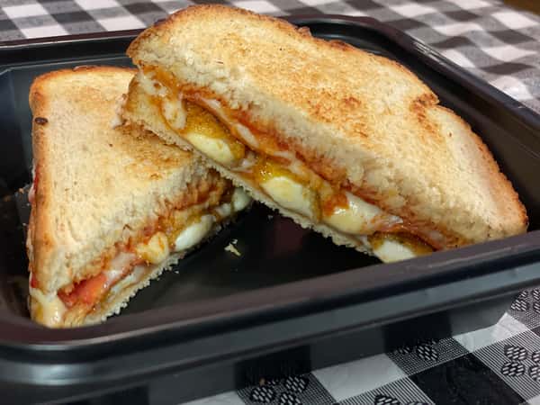 ULTIMATE PIZZA SANDWICH