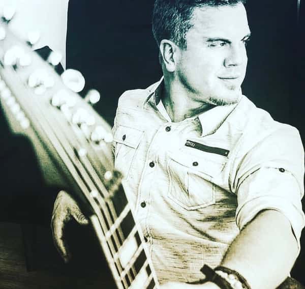 Josh Larsen