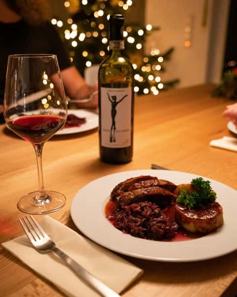 Want to save time and stress during the holidays? Pre-order your Holiday Meal from Koi Pond by 12/21 for pickup on 12/24! 🎉 No need to wait in long lines or worry about cooking - let us handle it for you. #HolidayPreOrders #ConvenientEats #KoiPondDelights