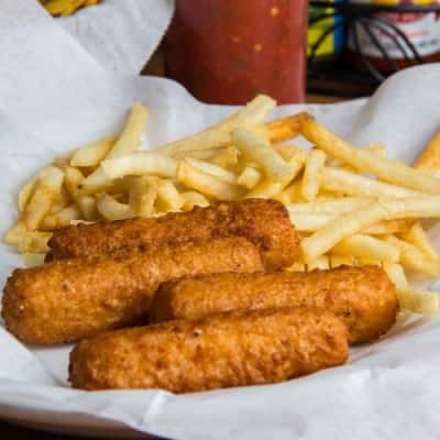Kid's Mozzarella Sticks with Fries