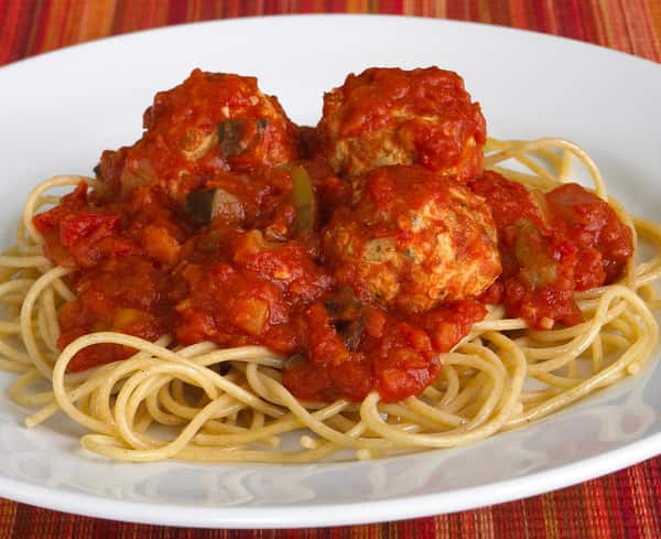 Kid's Pasta with Marinara & Meatball