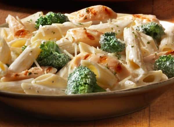 Chicken & Broccoli Alfredo Pasta