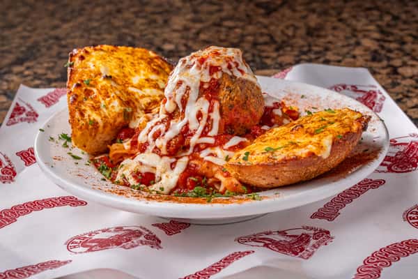 1/2 Fettuccine & Meatball