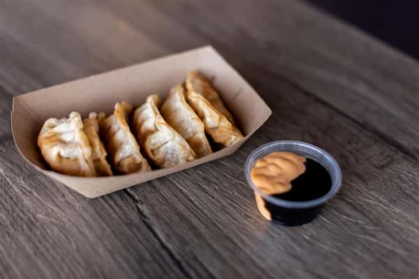 Fried Pork Gyoza (6 Pieces)