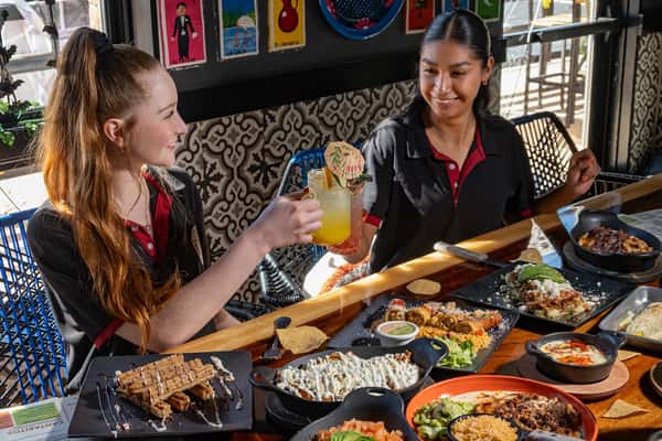 ✨ “Good food, great vibes, and even better company 🌮💛 Cheers to moments like these at I Taquero Mucho!”
#RoswellEats #AlpharettaEats #ITaqueroMucho #MexicanVibes #TacoTime #FoodieFriends #MargaritaMoments #AtlantaEats #TacoLovers #GoodVibesOnly