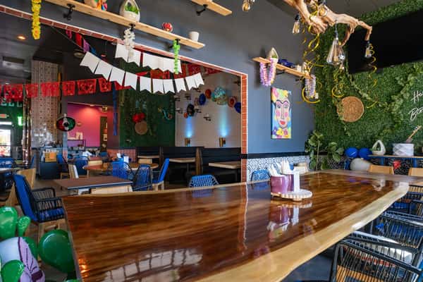 🎉 Big party? We got you! 🎉
At I Taquero Mucho, every celebration feels like home — color, flavor, and fiesta in every corner 💃🌮✨
#ITaqueroMucho #RoswellGA #MexicanVibes #PartyTime #TacoLovers #CelebrateWithUs
