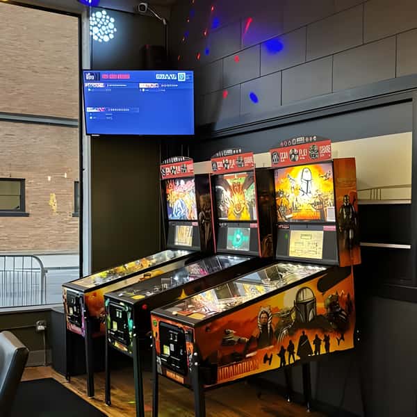 PINBALL MACHINE.