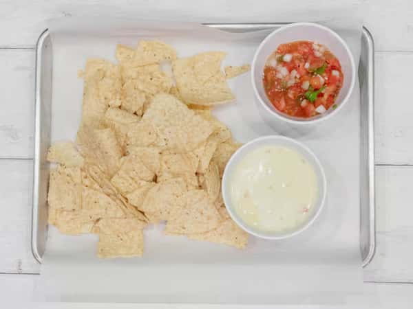 CHIPS & QUESO