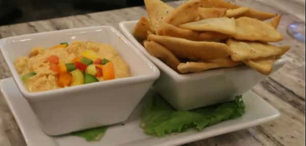 ROASTED RED PEPPER HUMMUS