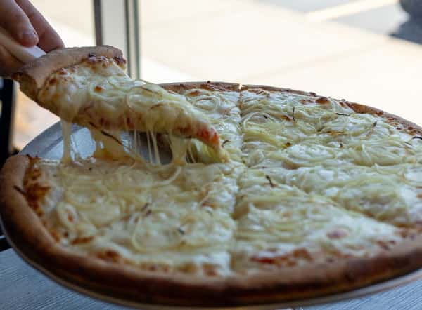 L-White Pizza