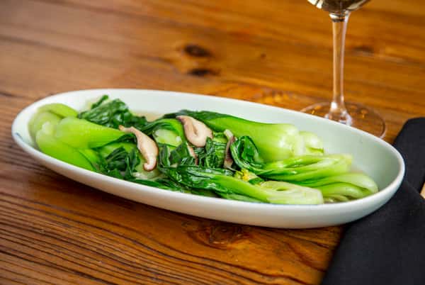 bok choy in soup broth 