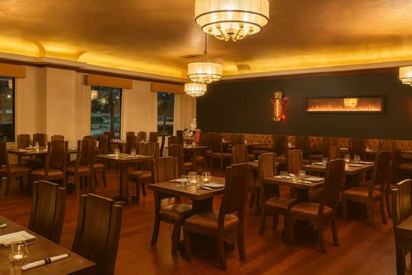 wide shot de restaurante