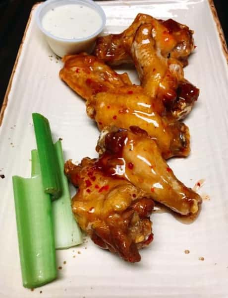 thai chicken wings with dipping sauce