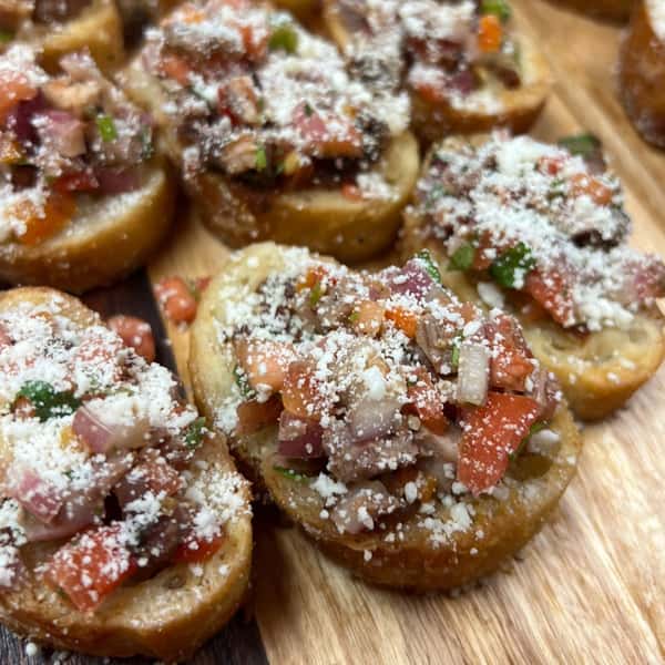 Start the New Year Full: order the platters, skip the hassle!

BBQ appetizers available for takeout or catering anytime!
fatbobs.com - #orderonline

📸 Brisket Bruschetta - homemade tomato bruschetta with chopped brisket atop a toasted crostini