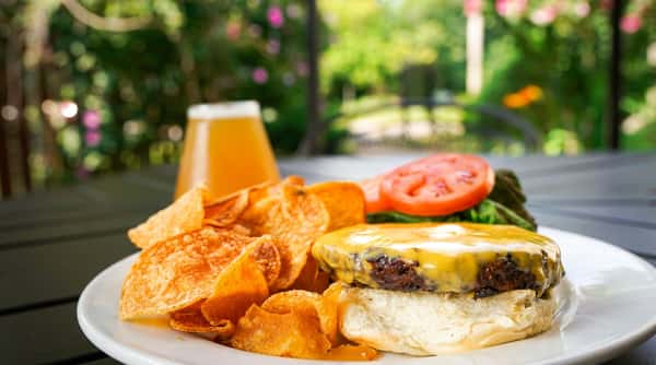 Classic Cheeseburger