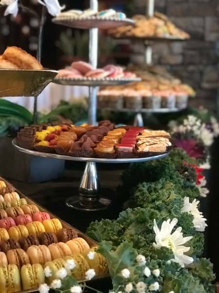 Assorted desserts