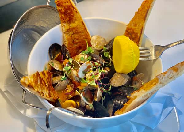 Steamed Clams & Mussels