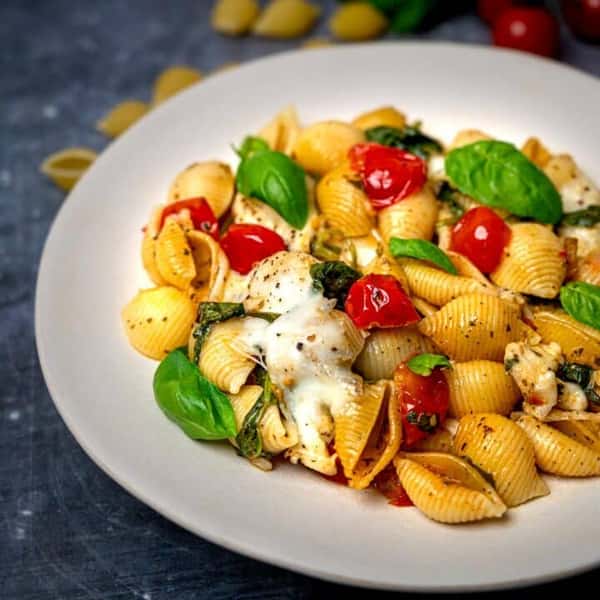 Caprese Pesto Pasta