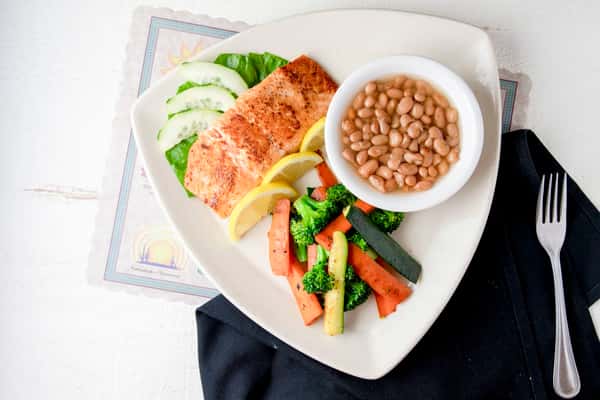 Citrus Pepper Salmon (Mariscos)