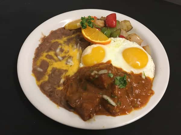 Chicarrones de Puerco en Salsa Roja