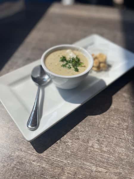 Twin Fin Chowder Cup Lunch & Dinner Big Kahuna Beach Grill Burger