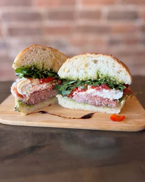 The Paisan brings big flavor in every bite: prosciutto, creamy burrata cheese, basil pesto, arugula, roasted red peppers, and balsamic glaze layered on a toasted hoagie roll. Fresh, rich, and seriously satisfying 😋🥖