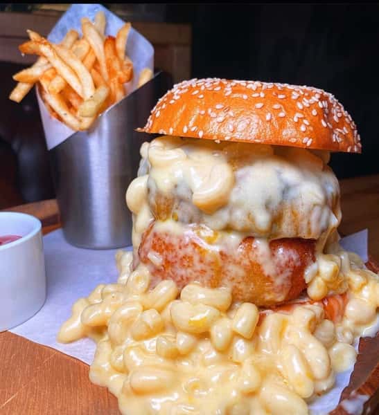 macoroni burger