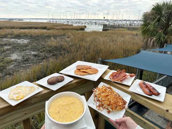 Meals on plates at the beach