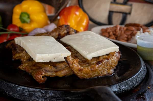 Churrasco a La Llanera con Queso