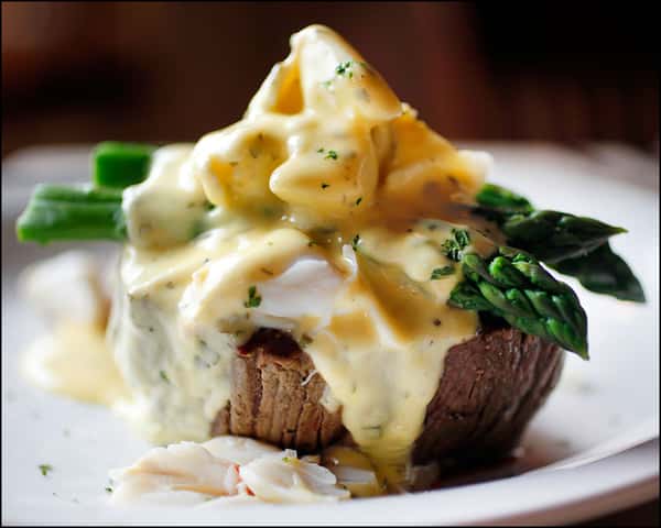 Filet Oscar with Crabmeat & Asparagus
