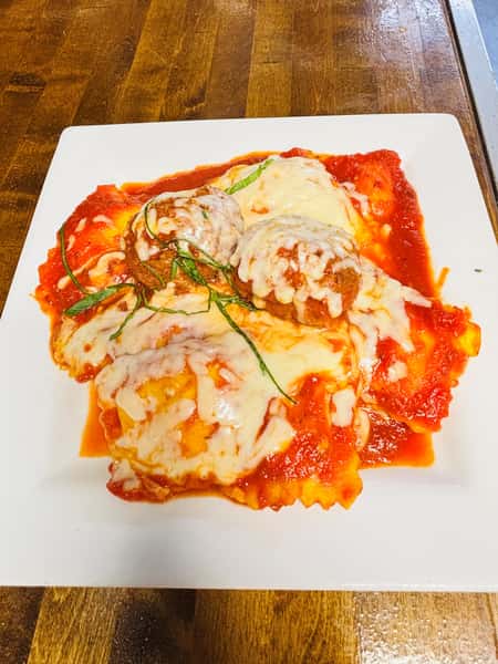 Ravioli con Polpetta Parmigiano