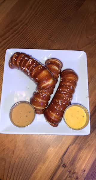 Bavarian Style Jumbo Pretzel (3)
