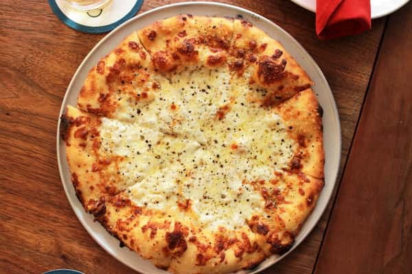 Cacio e Pepe Pizza